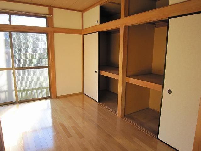 �y���ԁE���r���O�z�@