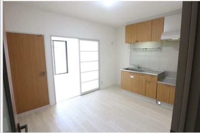 �y�L�b�`���z�@